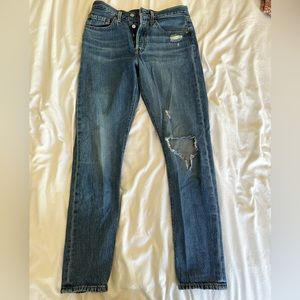 Levi’s 501s - Medium Wash - 26